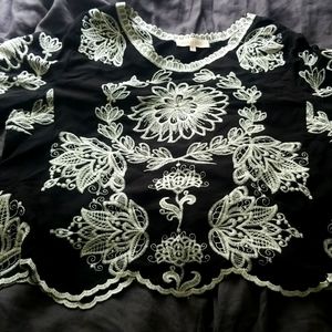 Embroidered boho semi cropped scalloped black white top 3/4 sleeves bell sleeve